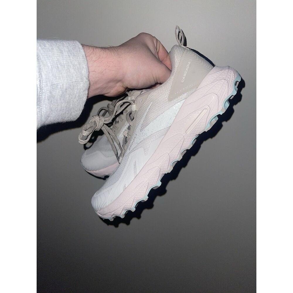 ❗️new $140 BROOKS Cascadia 17❗️ wmns size 10❗️ - Picture 4 of 5